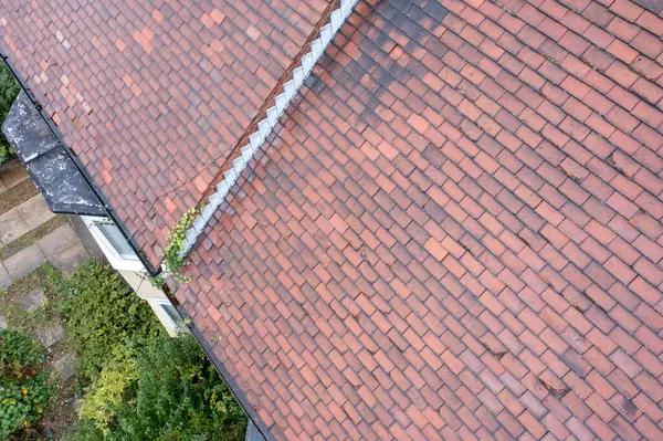 Benefits of Hiring a Local Seattle Roofer Instead of a National Company