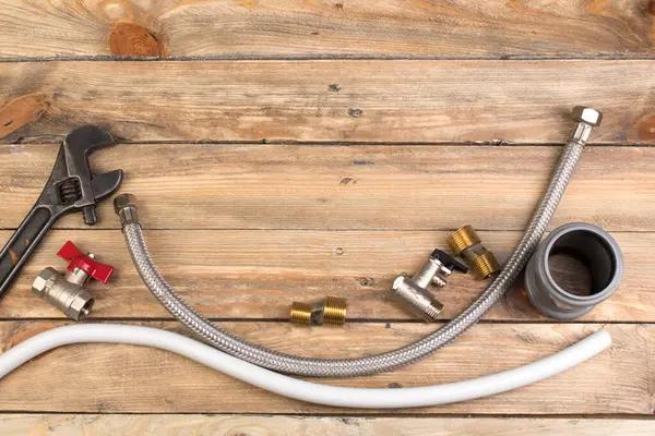 Practical Ways to Prevent Further Damage During a Plumbing Emergency